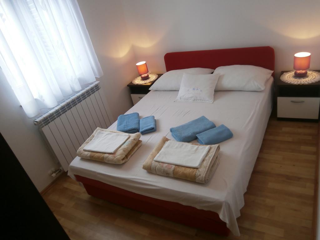 Apartments Crncic Šilo Стая снимка