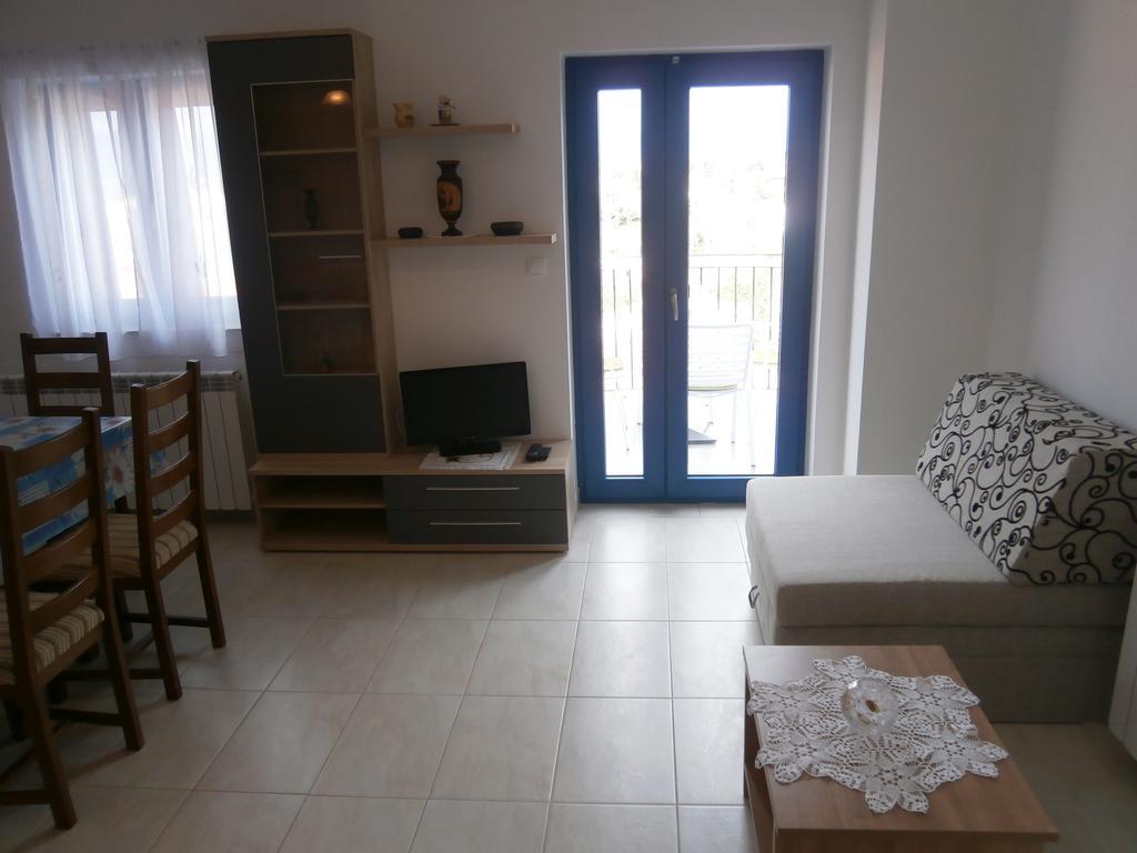 Apartments Crncic Šilo Стая снимка