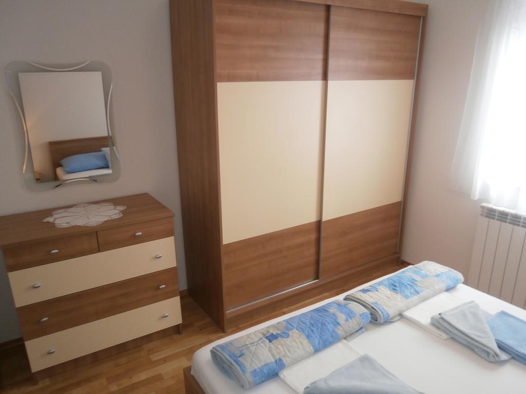 Apartments Crncic Šilo Стая снимка