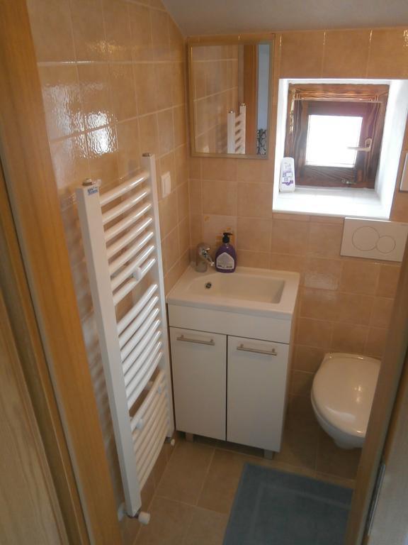 Apartments Crncic Šilo Стая снимка