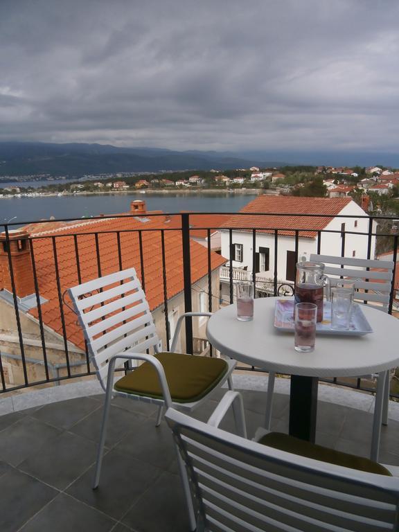 Apartments Crncic Šilo Стая снимка