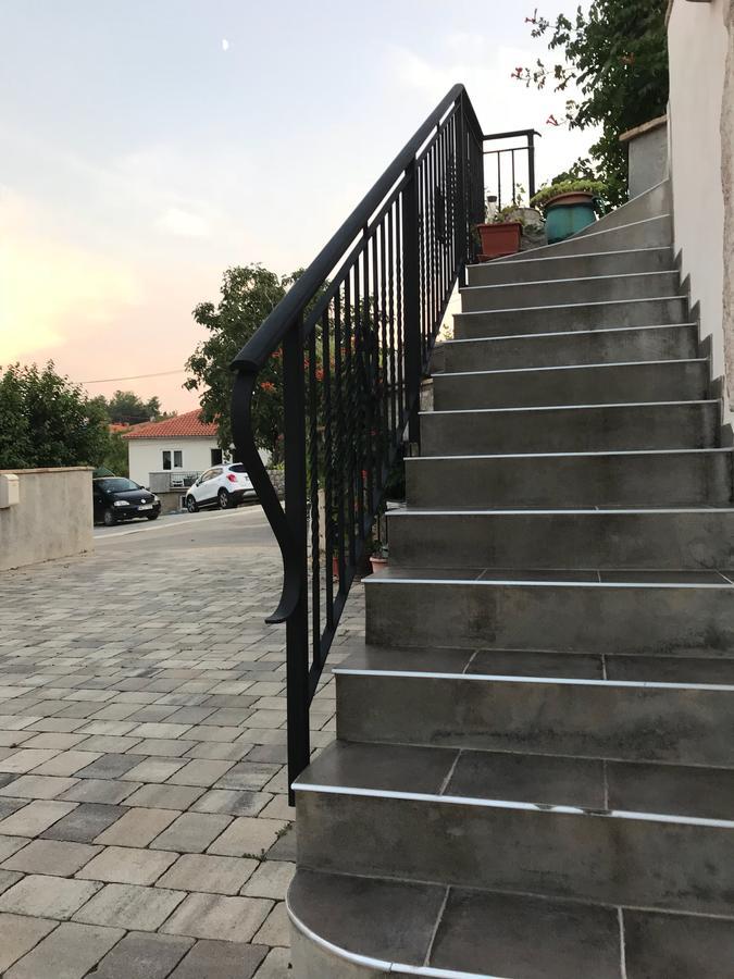 Apartments Crncic Šilo Екстериор снимка